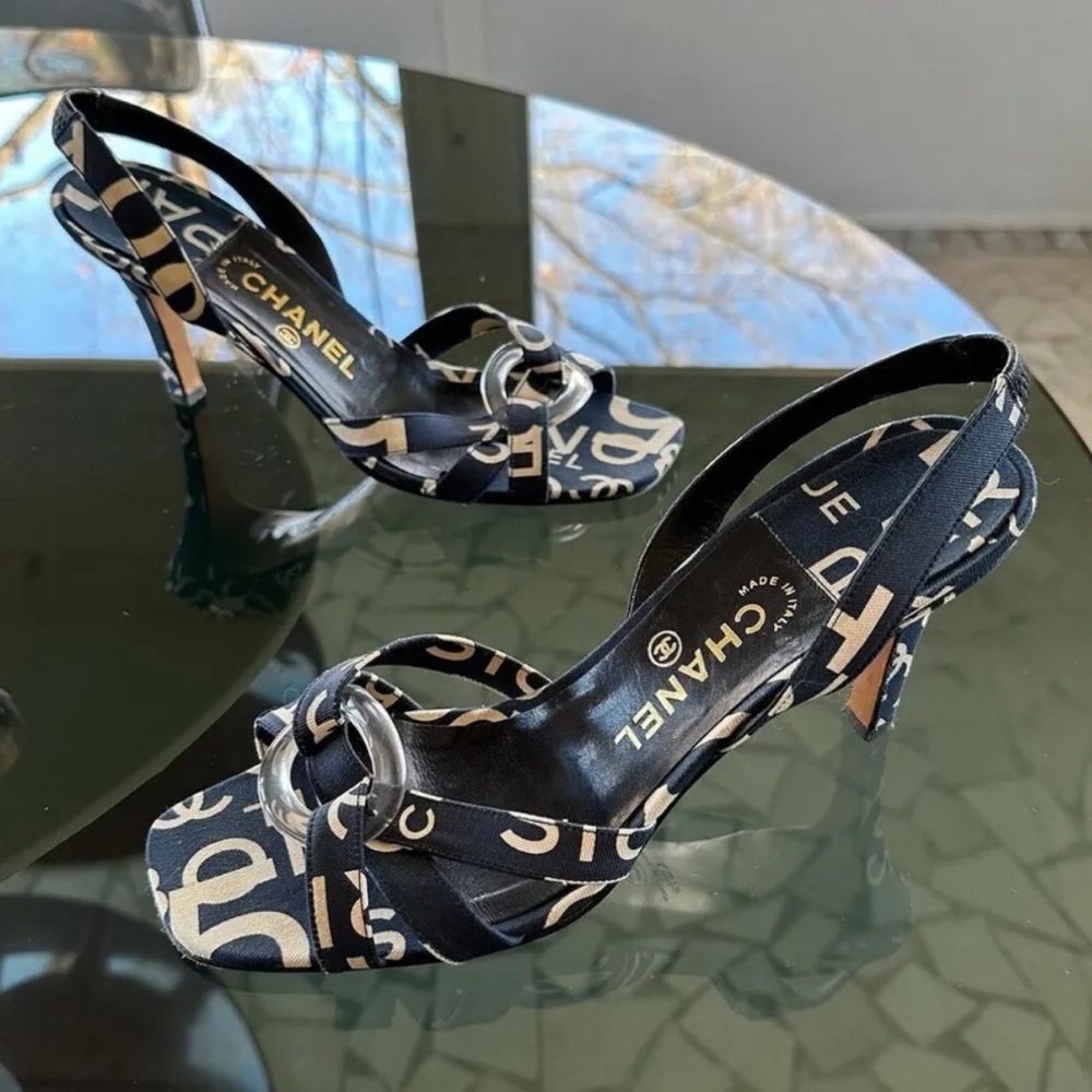 Vintage Chanel Logo Cruise Heels